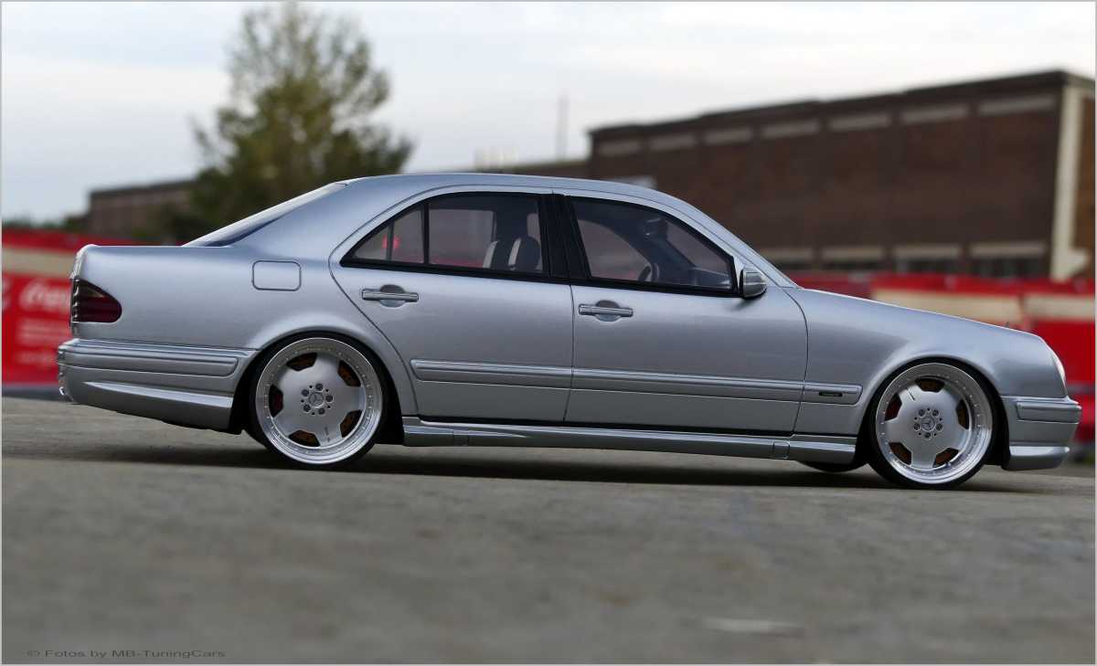 1:18 Mercedes E55 AMG W210 1999 mit 3tlg.AMG Alufelgen inkl. OVP